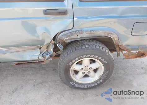 1999 Jeep Cherokee Classic/Sport from USA, damaged, VIN 1J4FF68S4XL574671